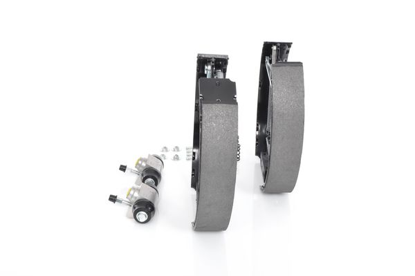 Комплект тормозных колодок 0 204 114 634 BOSCH #1