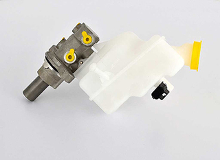 Головний гальмівний циліндр   BSG 30-215-008   BSG