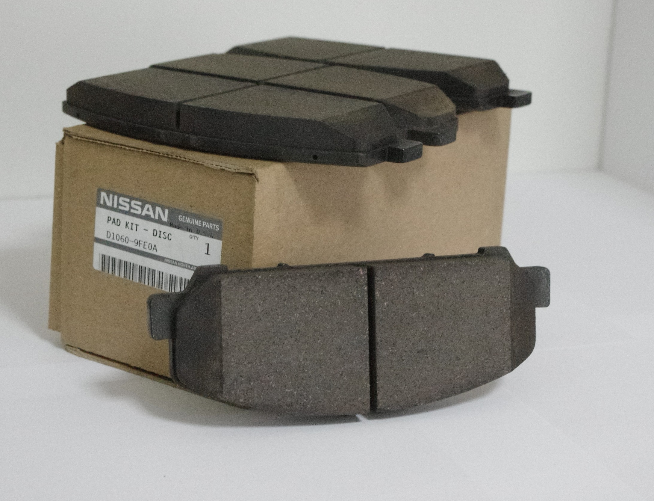 Комплект гальмівних накладок, дискове гальмо   D10609FE0A   NISSAN