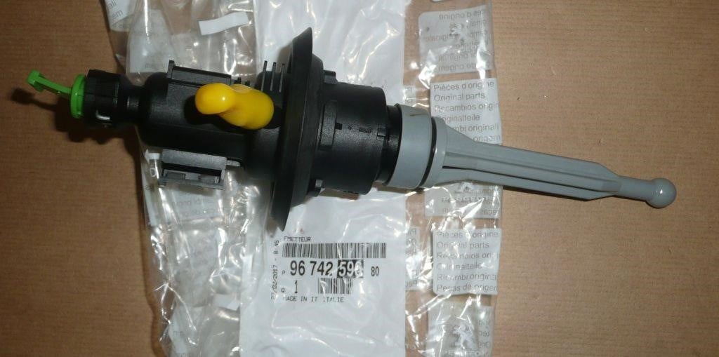 Головний циліндр, зчеплення   9674259680   PEUGEOT