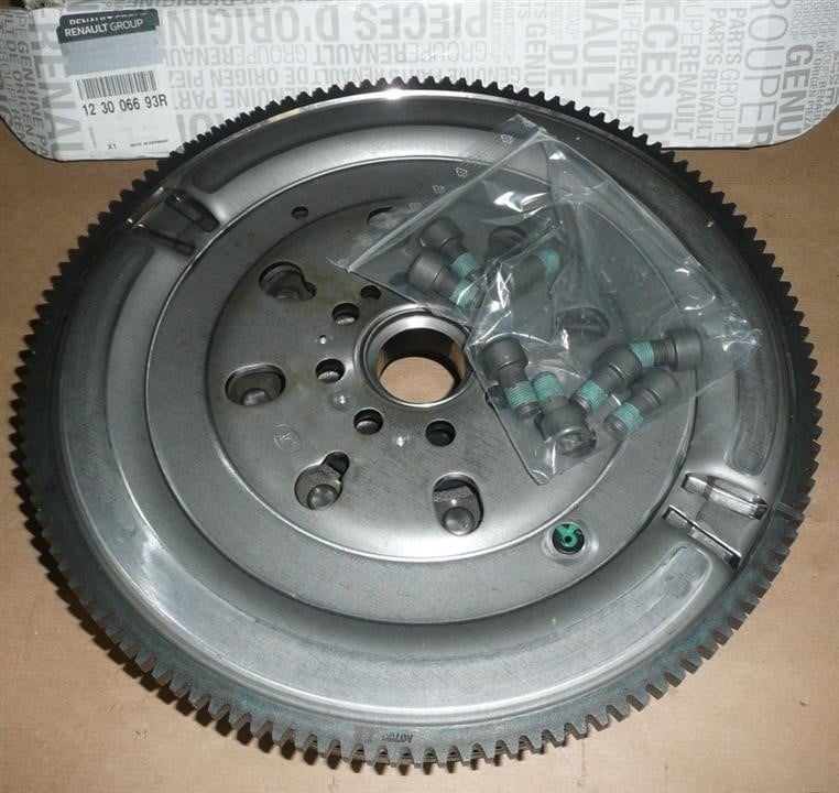 Маховик   12 30 066 93R   RENAULT