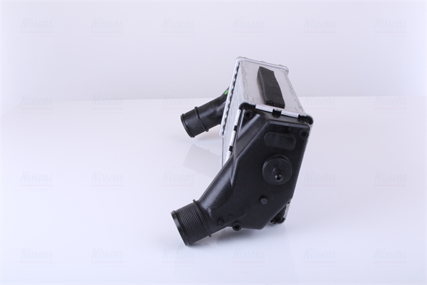 Охолоджувач наддувального повітря 96498 NISSENS #1