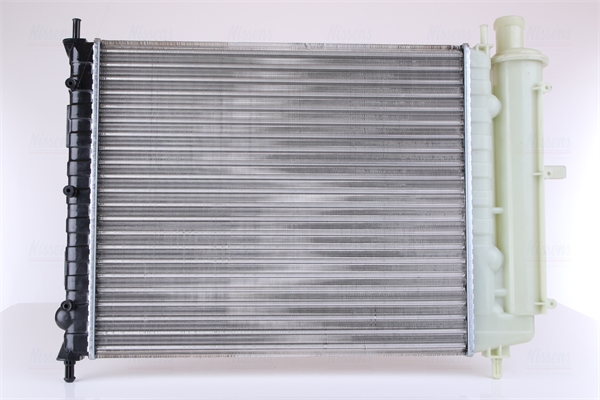 Радиатор, охлаждение двигателя 61779 NISSENS #1