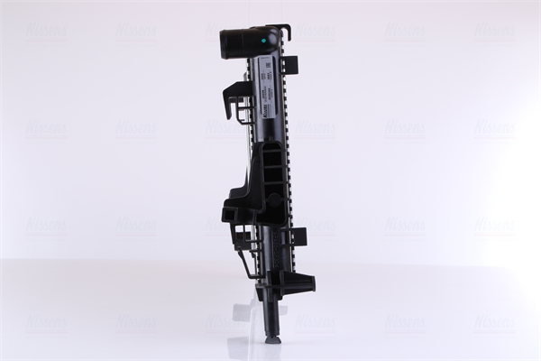 Радиатор, охлаждение двигателя 66698 NISSENS #2