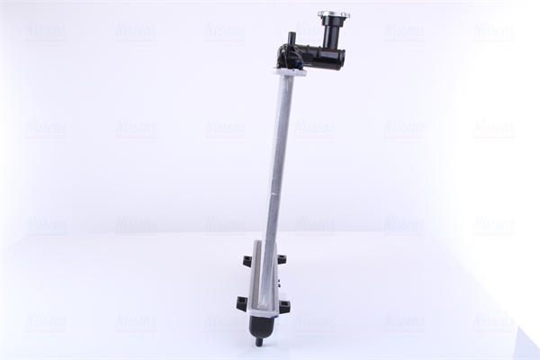 Радіатор, система охолодження двигуна 675023 NISSENS #2