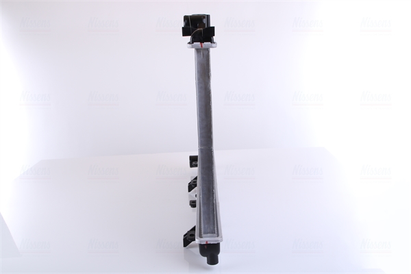 Радиатор, охлаждение двигателя 67745 NISSENS #2